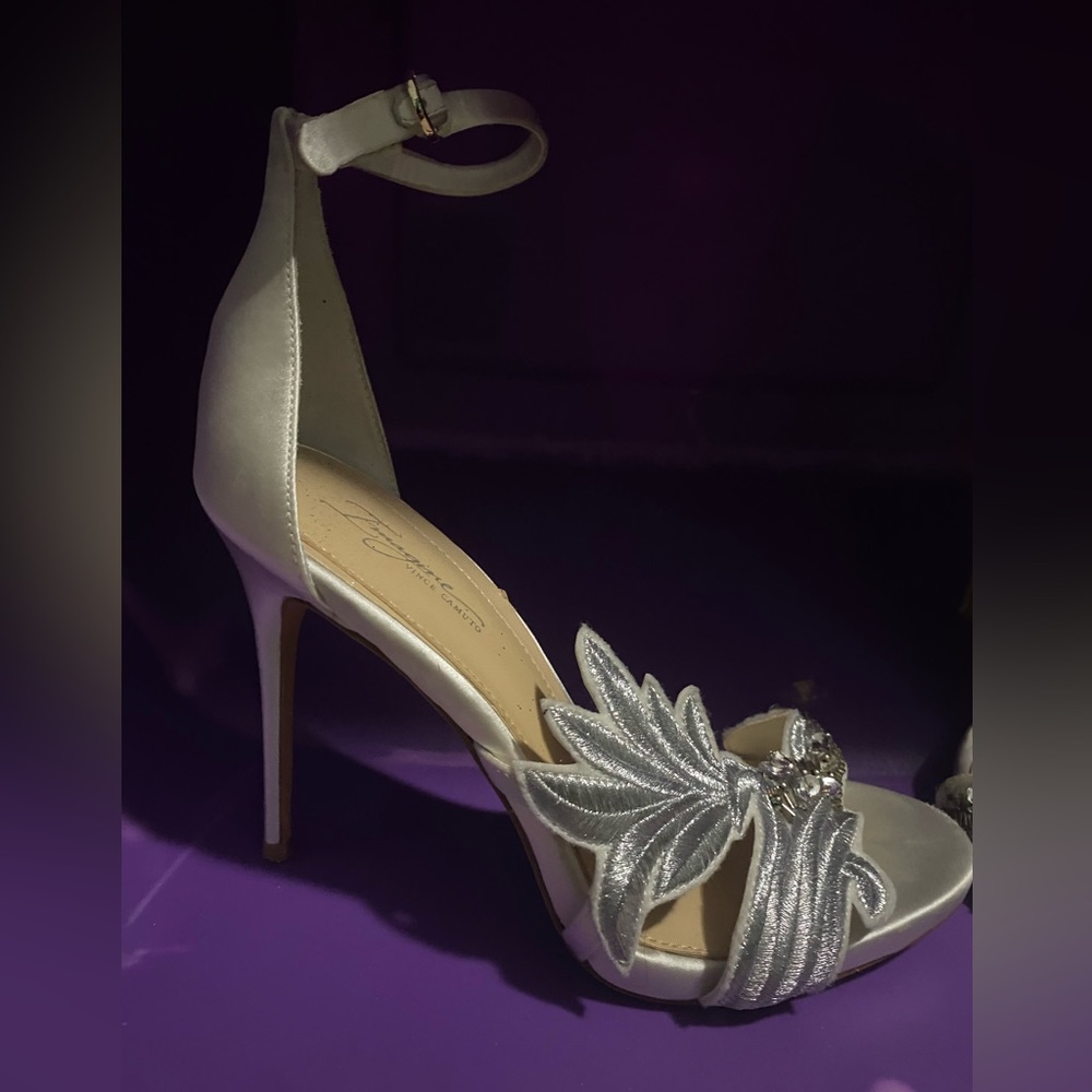 Heels - Picture 7 of 7